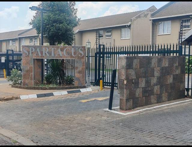 2 BEDROOM COMPLEX FOR SALE IN RAVENSWOOD